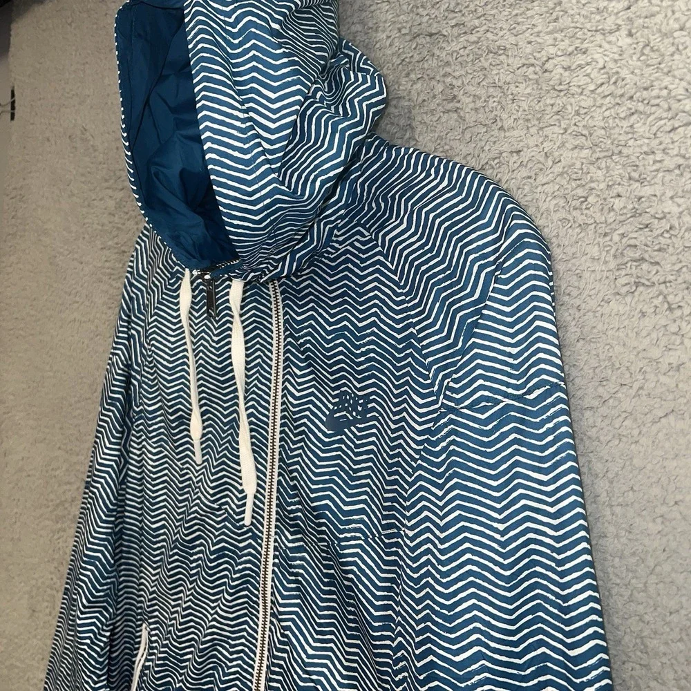 Nike Sportswear Windbreaker Women's Size M Teal‎ Geometric Hooded Rain Jacket